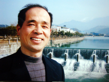 书画家熊文保近照