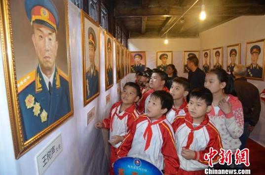 �������������Ϻ���ͻ�չ�����Ĵ���Ԫ