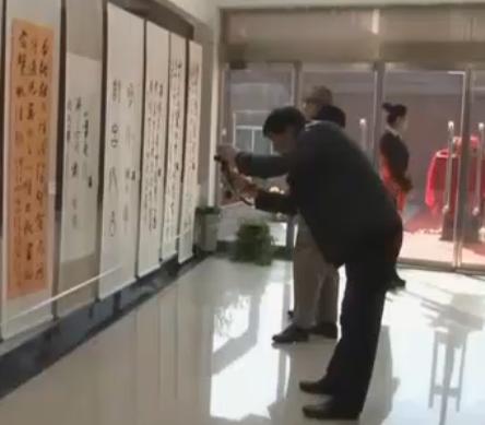 �������̨�黭��չɽ�����п�Ļ