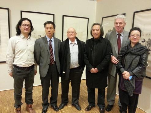 ���������˾�Ʒչ��������¬������Ļ