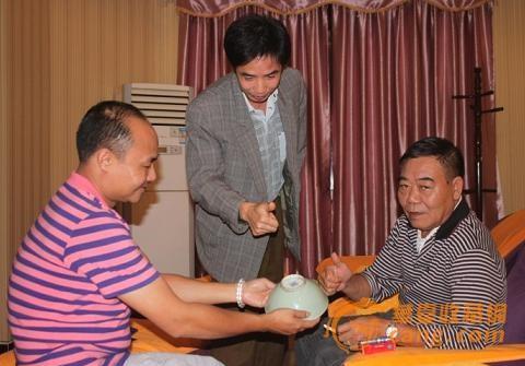 取法乎上藏者痴,九旬书法开怀诗