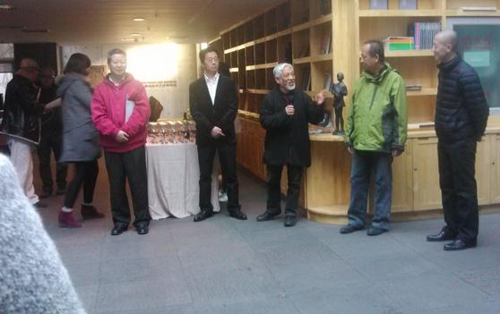 ��δ��������������ʯ��˫��չ��������