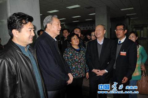 �ڶ��조ϣ����Բ�Ρ���ȫ���黭��Ʒչ������Ļ