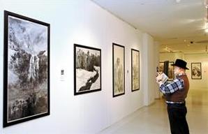 �й������Ҿ�ƷӢ��չ�׶�Ӣ���ʼ�����ѧԺ��Ļ