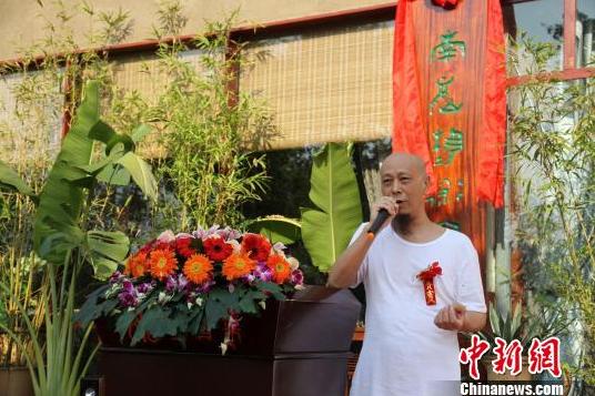 �������黭����ɳ���ں��Ϻ���