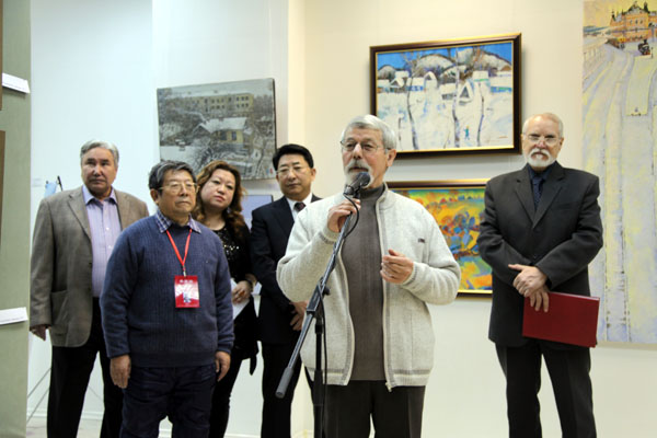 2012中俄国际冰雪画展开幕式,展览督学俄罗斯联邦科学美术学院通讯院士、人民艺术家德罗茨多夫.维塔利.彼得罗维奇讲话(中国山水画艺术网编辑)