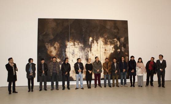 �м᣺70����ͻ�չ�������������