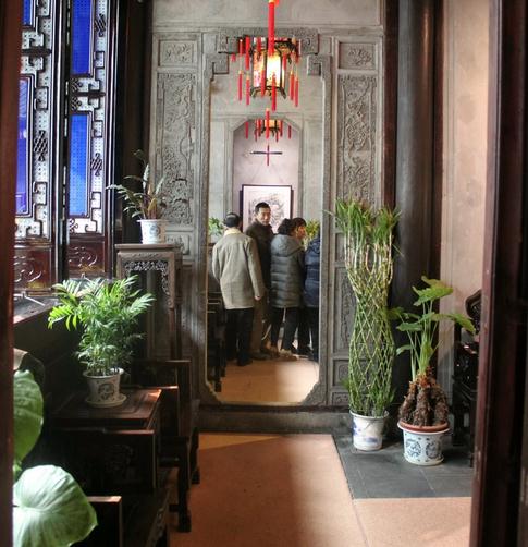 �Ÿ�Դ�黭СƷչ���ں��ݺ�ѩ�ҹʾӿ�Ļ