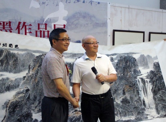 吴立民向北京大学捐赠画作