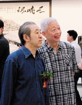 与李魁正先生(左)