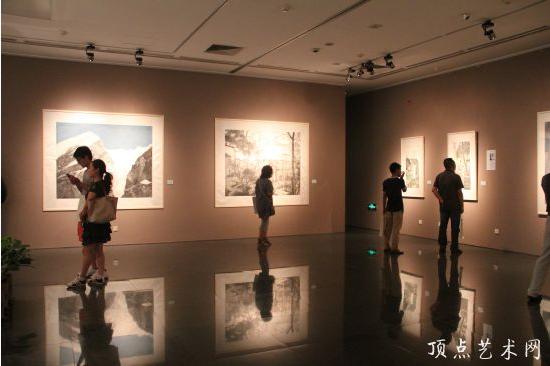 ���߶� �ļ�ˮī.�й�������չ�ھ���Ļ