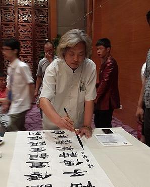 �����ٰ��ʩ���������黭չ���ʻ�