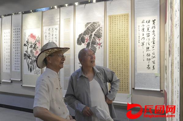 新疆兵团日报创刊60周年书画展开幕