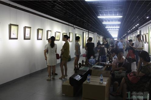 ���顤�����ͻ�ȫ��Ѳչ�人վ��Ļ