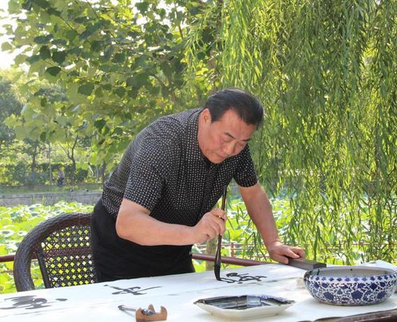 ����֮�ϡ��黭�ʻᱱ��С��ɽ����