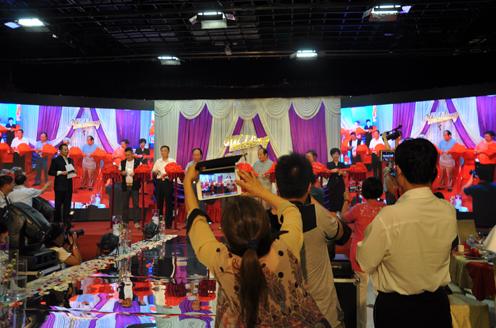 ����չ������ ����Ů���������λ�չ�ھ�����