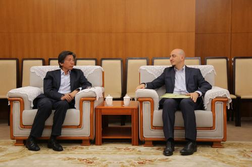 ���ϰ��ھ�����������ǲ����Э����ϯ������