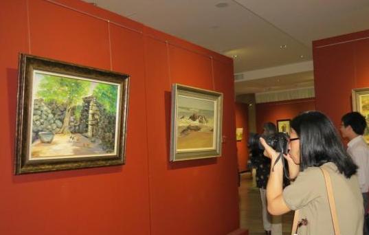 �������ڡ��׽�ȫ��������Ʒ����չ������Ļ