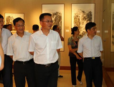 �����ߺ��ٰ칤����60�����黭��Ʒչ