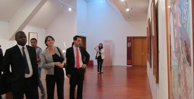 �й����������е�����������Ʒչ�ھ���Ļ