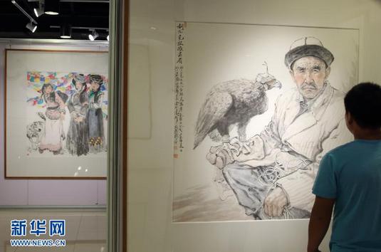 �Ϻ��й���Ժ��Ʒչ�ں����Ļ����Ŀ�չ