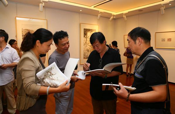 极妙参神·尉晓榕中国画小品展开幕