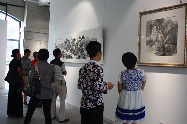 �λ�ζ�󡪡�����ɽˮ����Ʒչ¡����Ļ