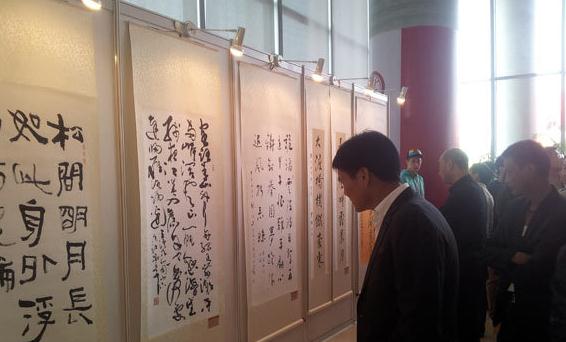 �й��黭������Ʒ����չ���Ϻ��ֶ�����