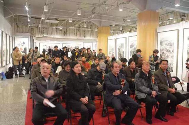 ����ά�ռ䡱������Ʒ����չ��Ө��̩�����ݿ�Ļ