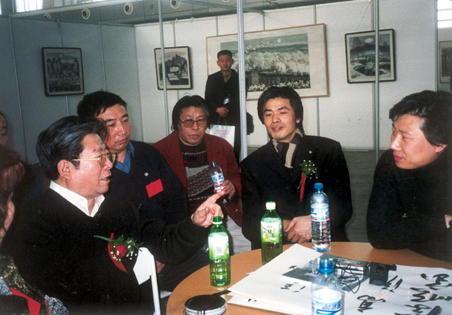 2003����־ѧ���лԡ���Ϊʤ�ڱ�ѩ���ɶ���չչ������