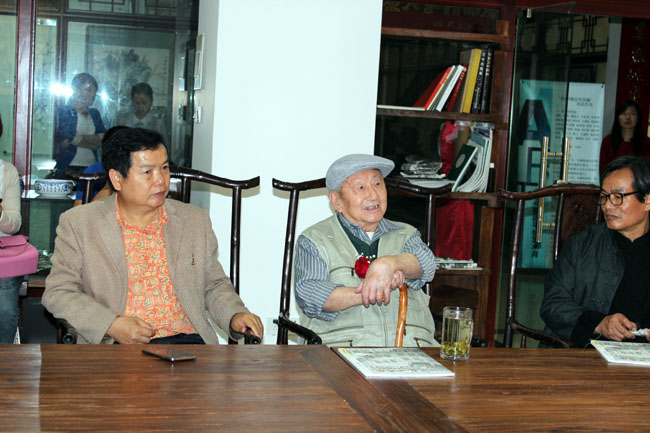 �ζ����й�����Ʒչ�ڰ��պϷ�¡����Ļ