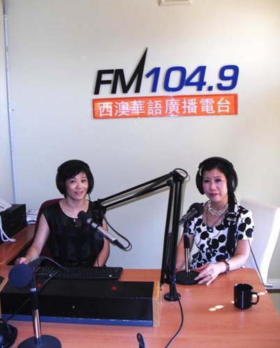 ����ӥ�����Ÿ��Ĳμ��й��黭��������˹Ѳ��չ