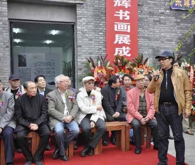 ���������ƻ������黭չ�ڱ�����ׯ�ŷ�����Ļ����ͼ��