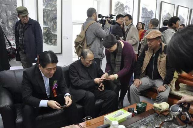 ���������ƻ������黭չ�ڱ�����ׯ�ŷ�����Ļ����ͼ��