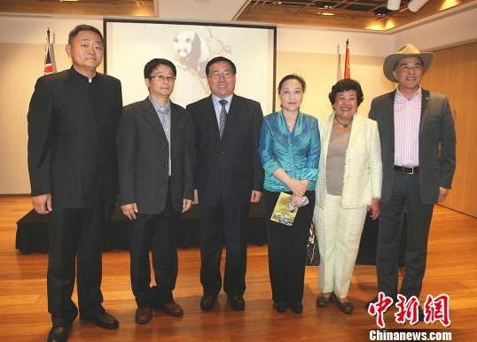 �߽��ͻ��Ĵ�������չʾ����è�黳��