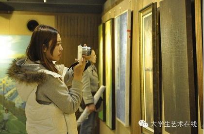 ���Ľ��й���ѧ��������Ʒչ-չ������ʱ