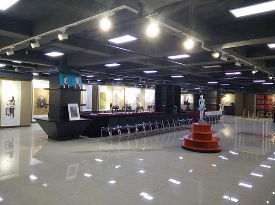 ���Ľ��й���ѧ��������Ʒչ����չԲ����Ļ