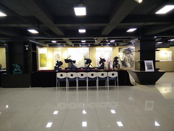 ���Ľ��й���ѧ��������Ʒչ����չԲ����Ļ