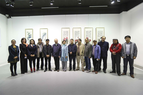 ����ʦ�������о�����������չ��Ļ����ͼ��