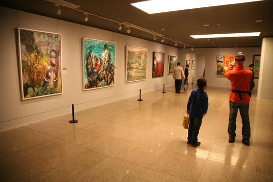 �콭�����߽���ɫ������Ʒչ�ھ���Ļ����ͼ��