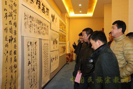 ��ɫ�Ļ��黭��Ʒչ���౱������̨������