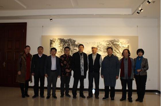 ���ſ��񡪡��̴������������黭����չ�ھ���Ļ