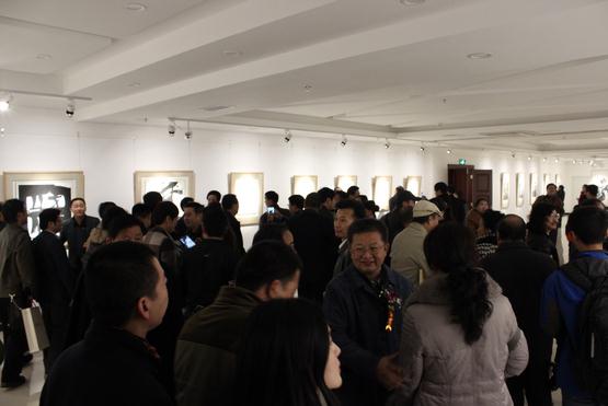 ���ſ��񡪡��̴������������黭����չ�ھ���Ļ