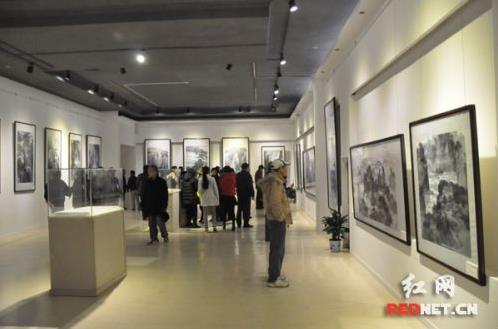 �����ξ����żҽ�ʫ�黭չչ�ֺ�ī����