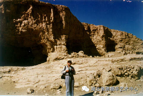 著名画家周韶华的新疆大山水