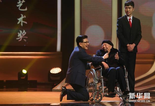 �������Ϻ���ѧ���������а佱����ͼ��