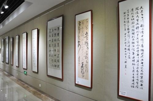 �й���ͳ��ѵ�鷨չ���Ͽ�Ļ