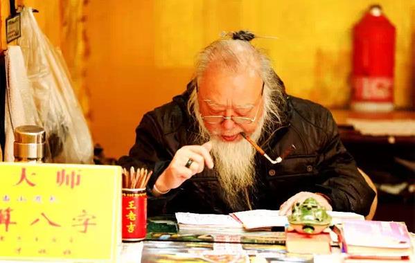 大师头衔满天飞,警惕书画艺术届里的“地沟油”!