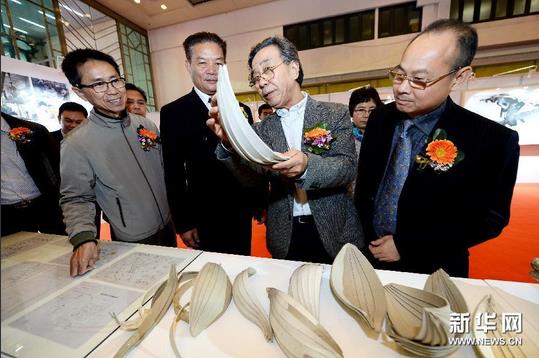 ��ʢ��������������Ʒ�ع�չ�ڰ��ž��У���ͼ��