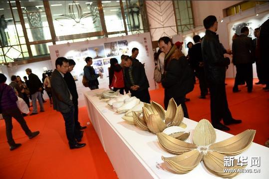 ��ʢ��������������Ʒ�ع�չ�ڰ��ž��У���ͼ��